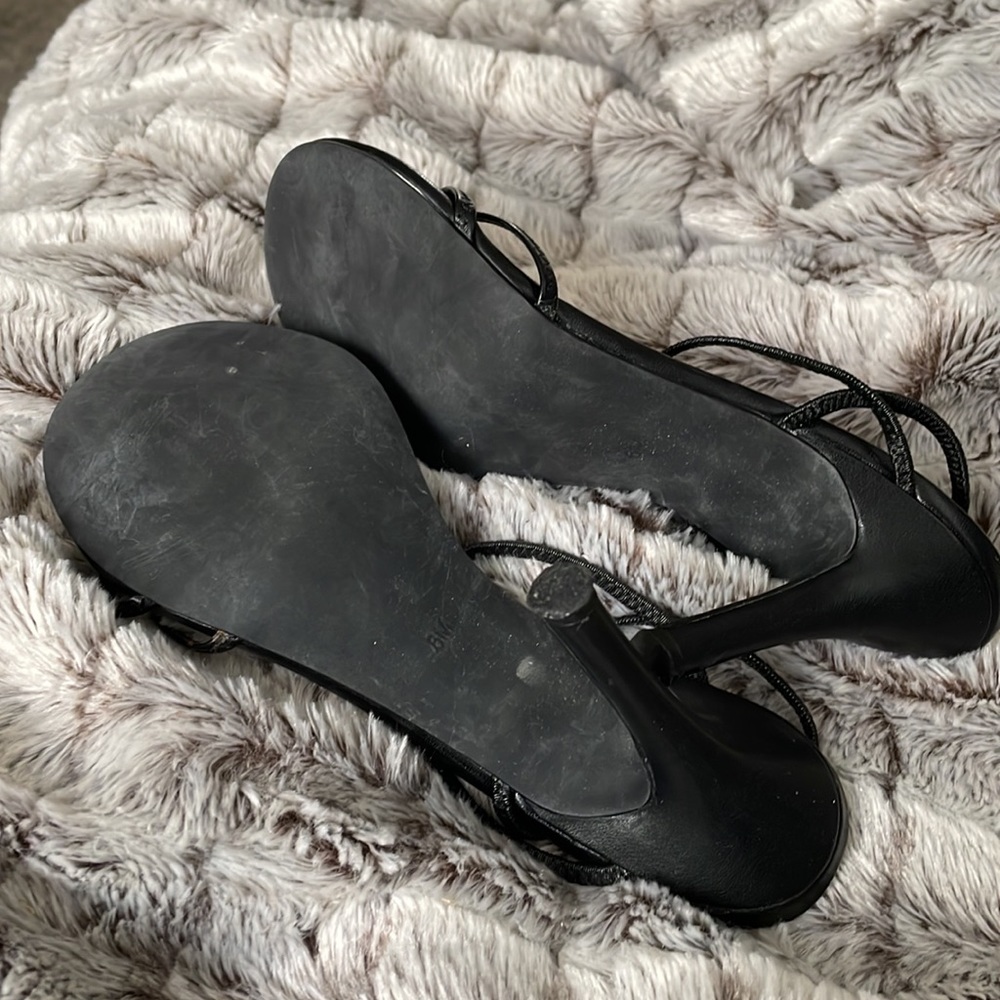 Shoes - Picture 3 of 4